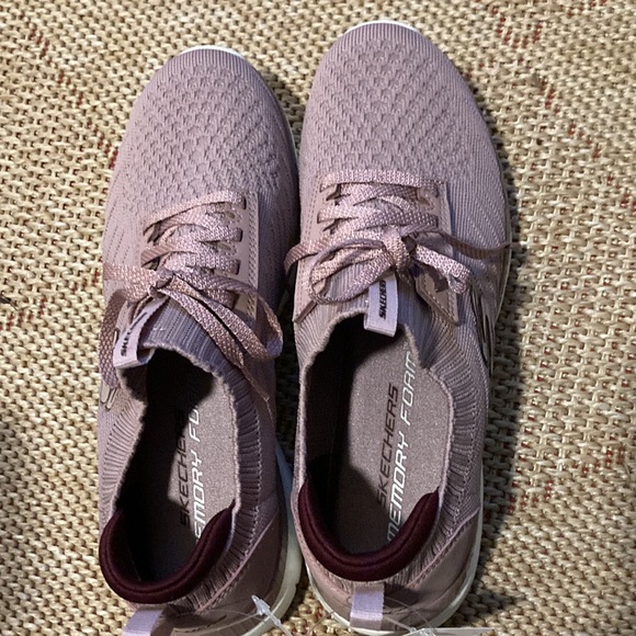 SKECHERS Memory Foam Brand New In Box Beautiful Mauve Color. Machine Washable ♥️ - Picture 4 of 9